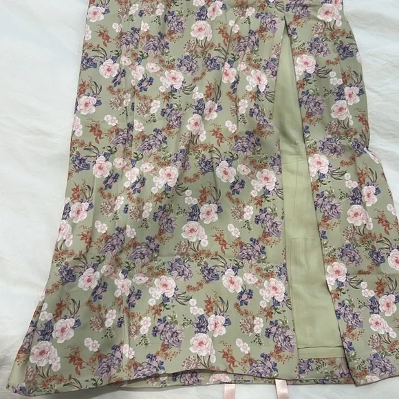 House of CB Charlotte dress used 1 time for a few hrs - Picture 6 of 9